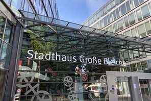 Das Stadthaus von außen in der Großen Bleiche in Mainz &copy; Landeshauptstadt Mainz