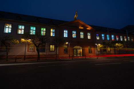 Das Landesmuseum Mainz als Adentskalender mit leuchtenden Kunstwerken