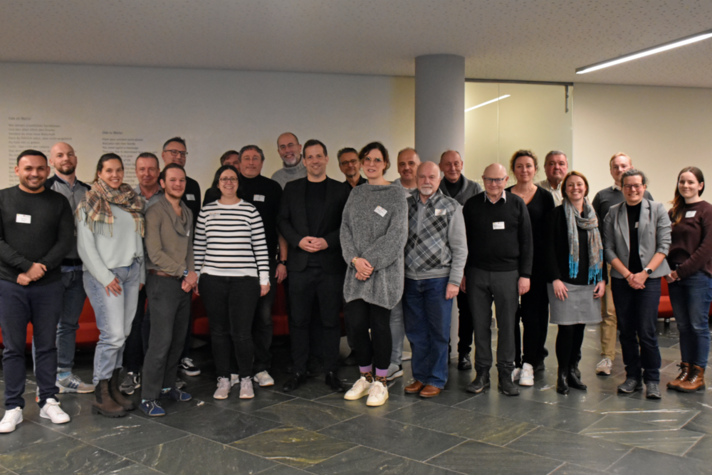 Gruppenfoto Beirat Bürgerbeteiligung mit Oberbürgermeister Nino Haase