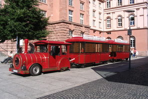 Der Gutenberg-Express startet mehrmals täglich vom Staatstheater aus. © Archiv Landeshauptstadt Mainz