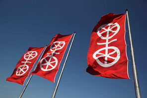 Drei Flaggen mit dem Wappen des Mainzer Rad &copy; Landeshauptstadt Mainz